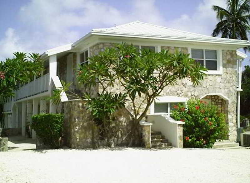 Hut Pointe Inn Governor's Harbour Buitenkant foto